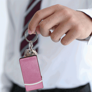 Fang Keychain Stun Gun – 60M Volts, Rechargeable, Flashlight